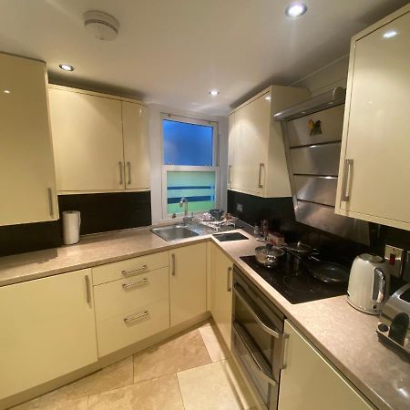 Lovely Entire 1 Bedroom Flat With Patio In Chiswick Superb Location London Ngoại thất bức ảnh