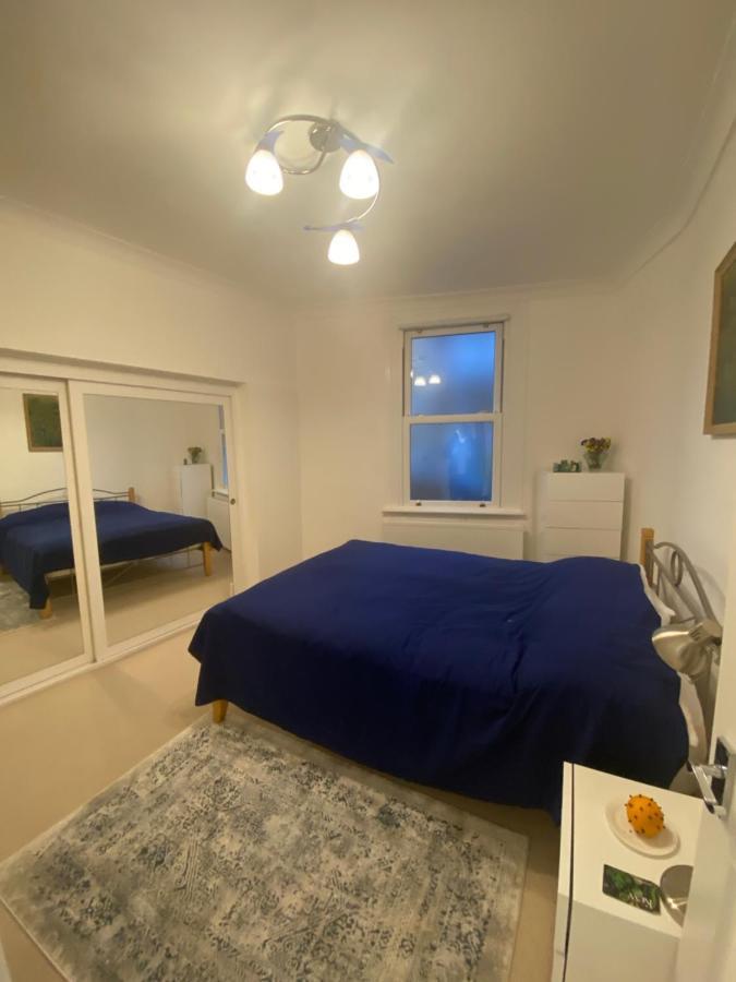Lovely Entire 1 Bedroom Flat With Patio In Chiswick Superb Location London Ngoại thất bức ảnh